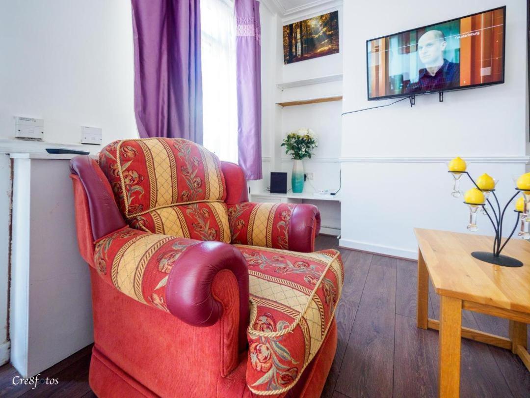 12 Cornwallis Lodge Family Room 2 Stoke-on-Trent 外观 照片