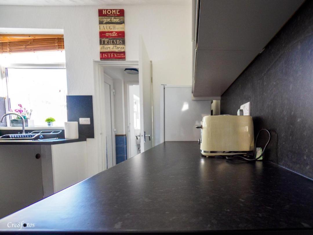 12 Cornwallis Lodge Family Room 2 Stoke-on-Trent 外观 照片