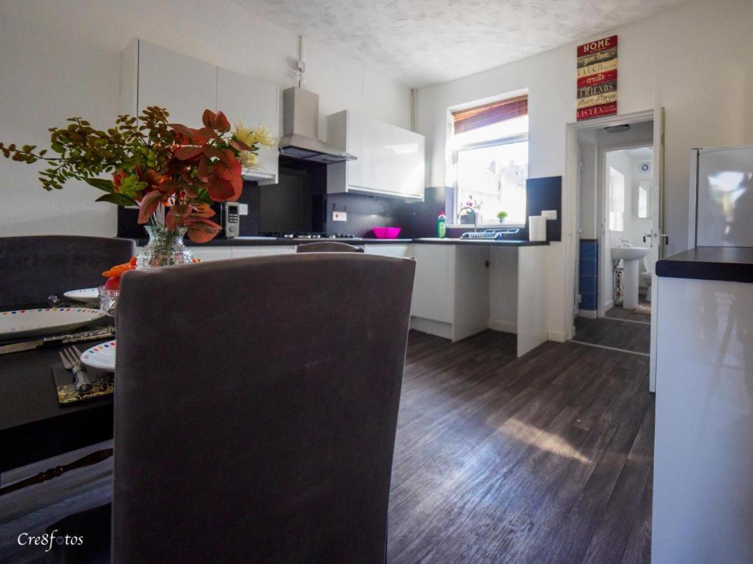 12 Cornwallis Lodge Family Room 2 Stoke-on-Trent 外观 照片