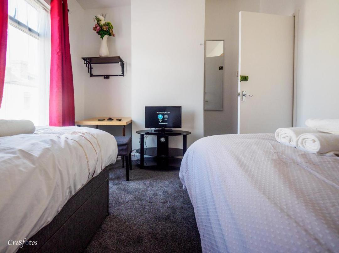 12 Cornwallis Lodge Family Room 2 Stoke-on-Trent 外观 照片