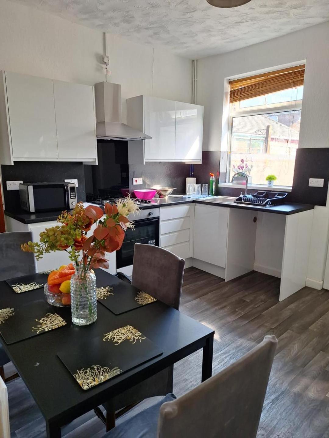 12 Cornwallis Lodge Family Room 2 Stoke-on-Trent 外观 照片